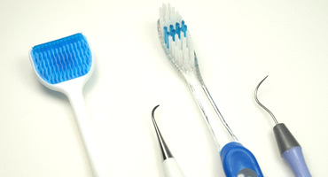 自分に合った舌ブラシの選び方と使い方