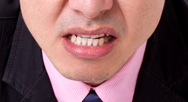 【性格や生活習慣でわかる】歯ぎしりしやすい人の特徴