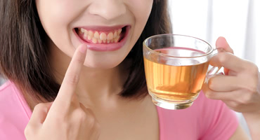 ホワイトニングをしたら口臭は消える？歯の着色汚れと口臭の関係は？