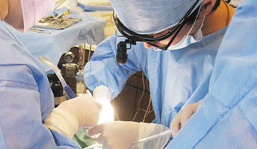 静脈内鎮静法による痛みの少ないインプラント治療