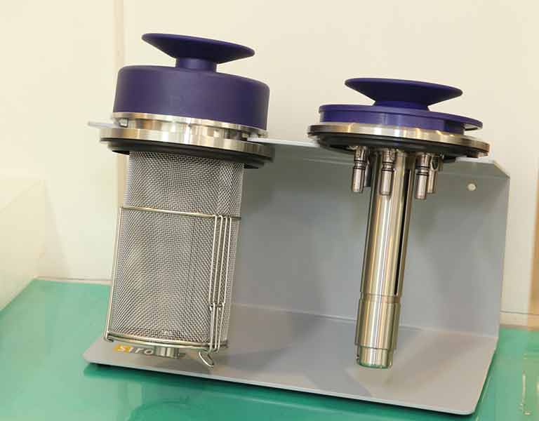 DACユニバーサルの内部